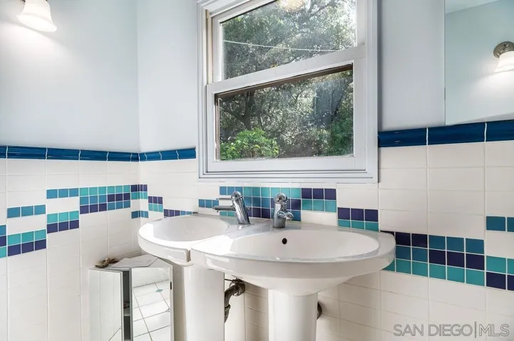9707 Shadow Rd, La Mesa, California 91941