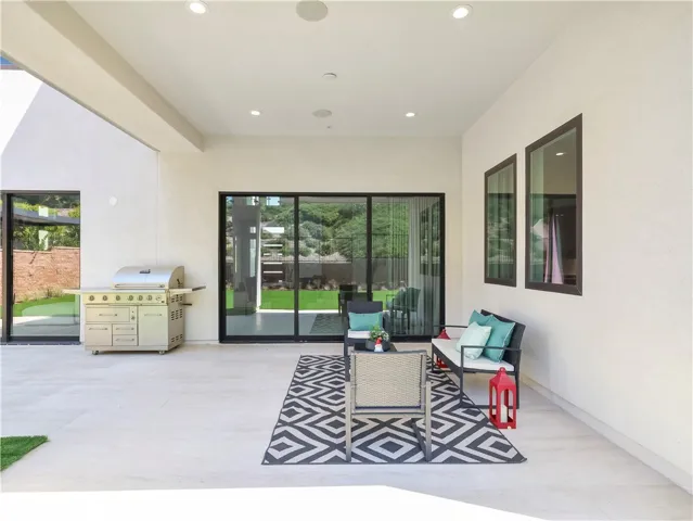 20407 W Aberdeen Lane, Porter Ranch, California 91326
