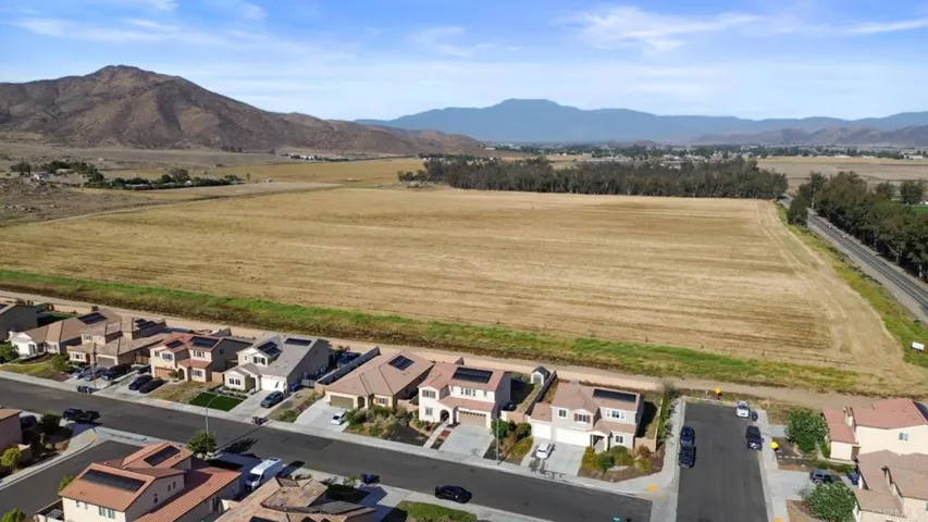 28464 Fressia Drive, Winchester, California 92596