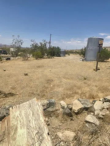 20727 Canyon, Apple Valley, California 92308