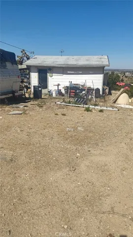 20727 Canyon, Apple Valley, California 92308