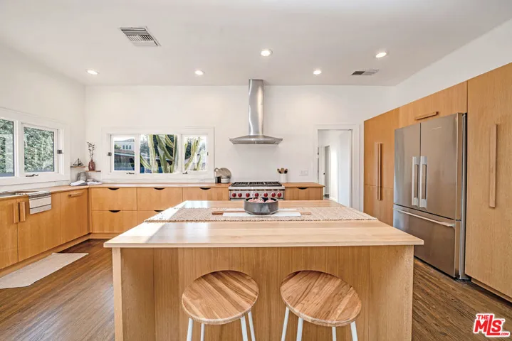 173 S Kingsley Drive, Los Angeles, California 90004