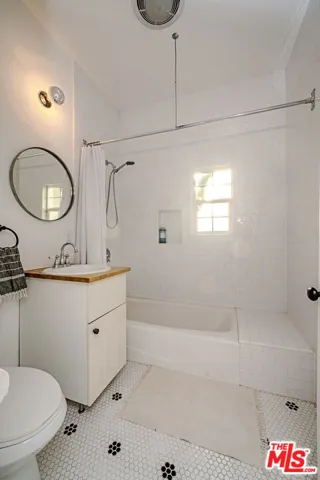173 S Kingsley Drive, Los Angeles, California 90004