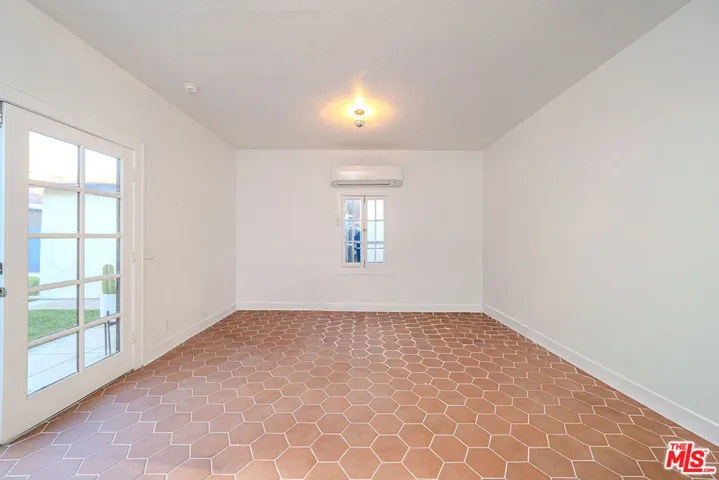 173 S Kingsley Drive, Los Angeles, California 90004