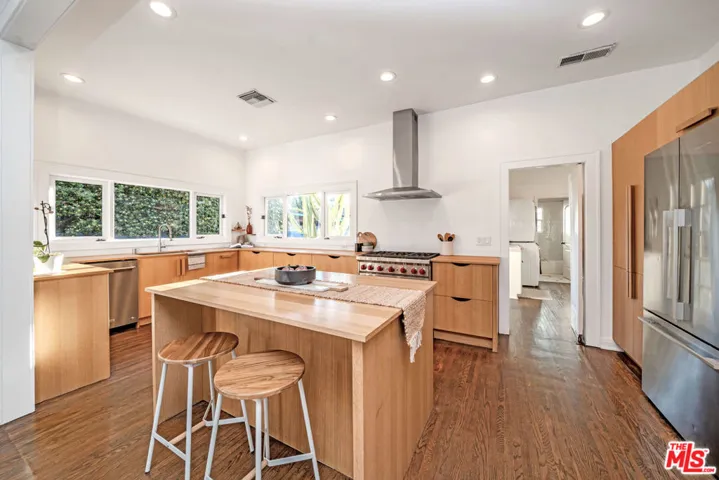 173 S Kingsley Drive, Los Angeles, California 90004