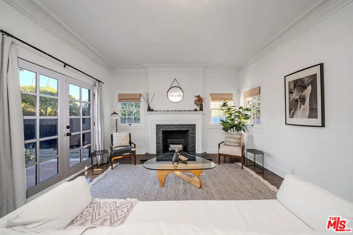 173 S Kingsley Drive, Los Angeles, California 90004