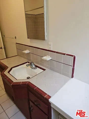 full bath downstairs