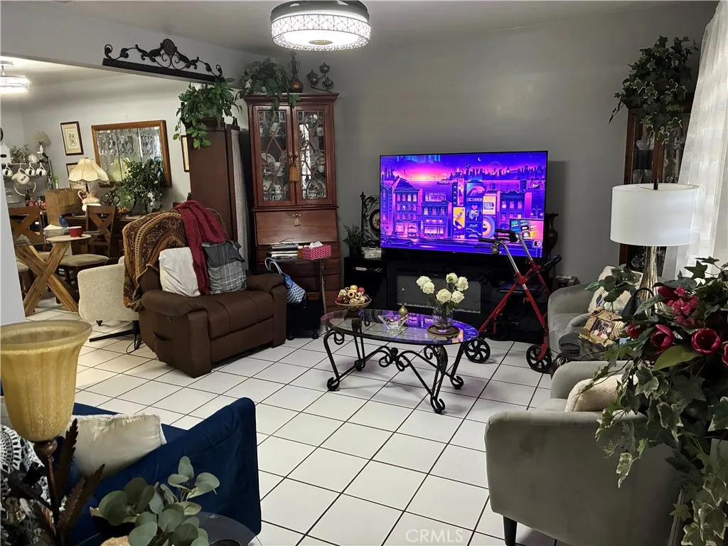 124 E Merrill, Rialto, California 92376 — photo 4