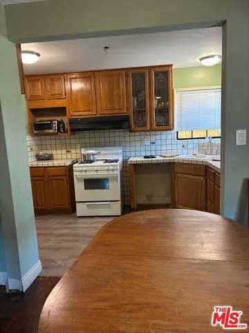 3497 Redwood Avenue, Los Angeles, California 90066