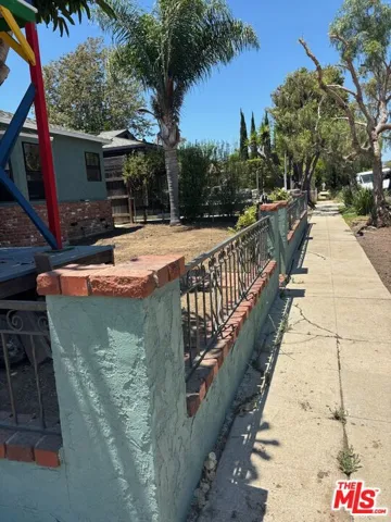 3497 Redwood Avenue, Los Angeles, California 90066