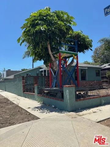 3497 Redwood Avenue, Los Angeles, California 90066