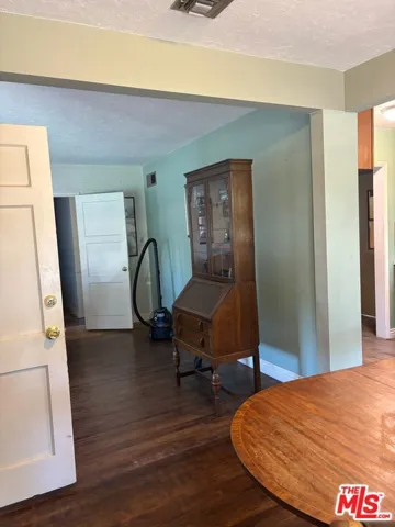 3497 Redwood Avenue, Los Angeles, California 90066