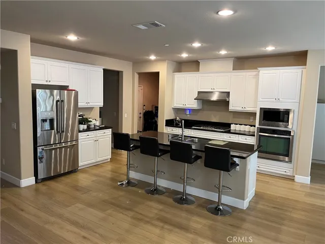 5749 Brianhead Drive, Eastvale, California 92880