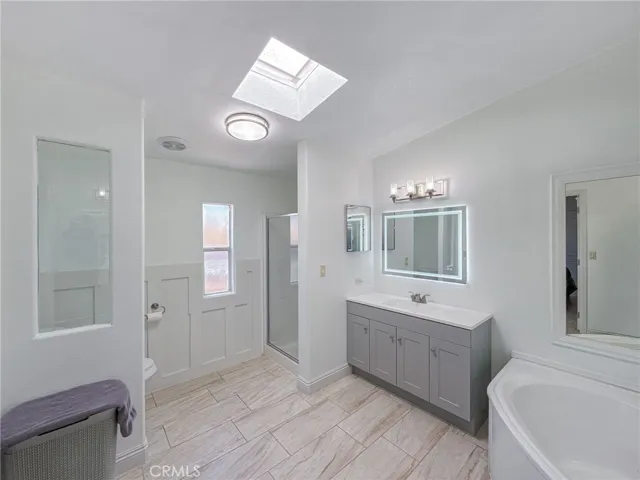 45465 E 25th Street 44, Lancaster, California 93535