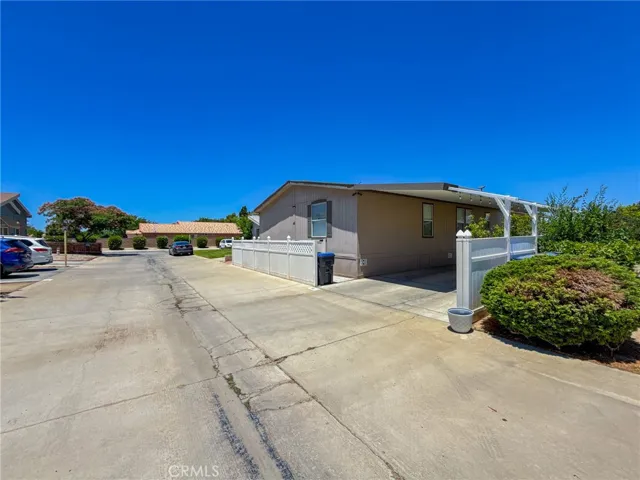 45465 E 25th Street 44, Lancaster, California 93535