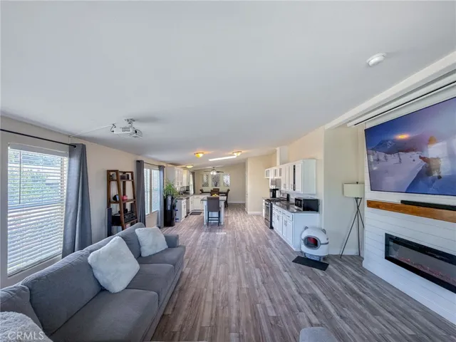 45465 E 25th Street 44, Lancaster, California 93535
