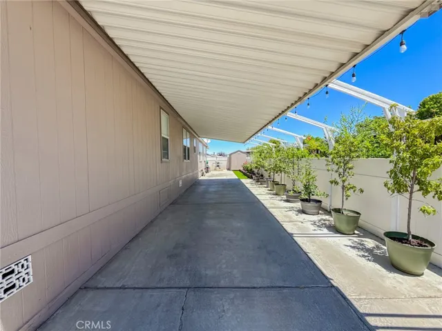 45465 E 25th Street 44, Lancaster, California 93535
