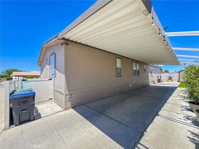 45465 E 25th Street 44, Lancaster, California 93535
