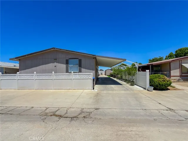 45465 E 25th Street 44, Lancaster, California 93535