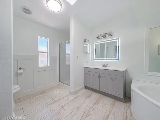 45465 E 25th Street 44, Lancaster, California 93535