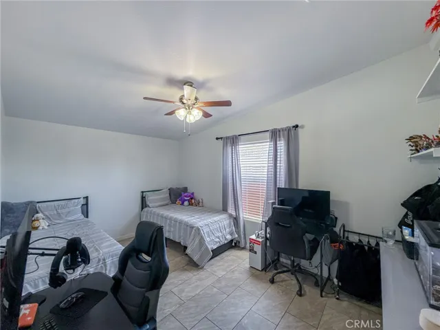 45465 E 25th Street 44, Lancaster, California 93535