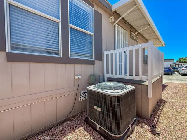 45465 E 25th Street 44, Lancaster, California 93535