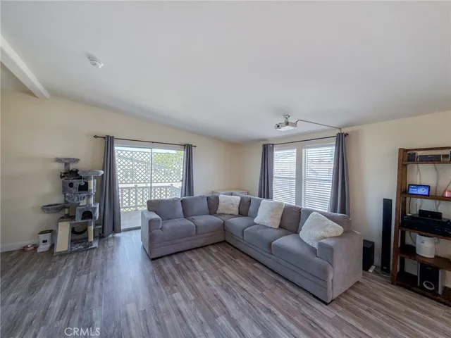 45465 E 25th Street 44, Lancaster, California 93535
