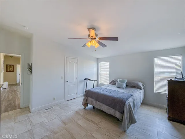45465 E 25th Street 44, Lancaster, California 93535