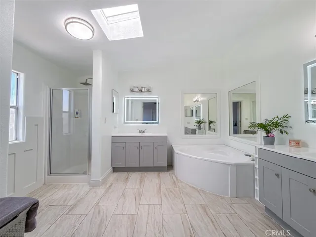 45465 E 25th Street 44, Lancaster, California 93535