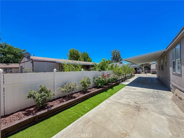 45465 E 25th Street 44, Lancaster, California 93535