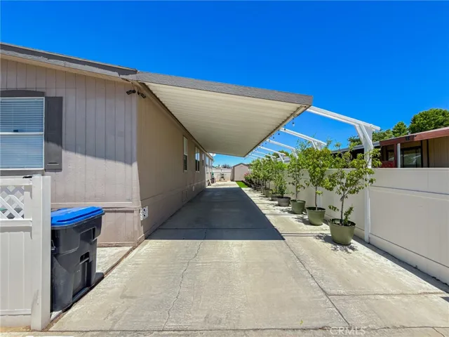 45465 E 25th Street 44, Lancaster, California 93535
