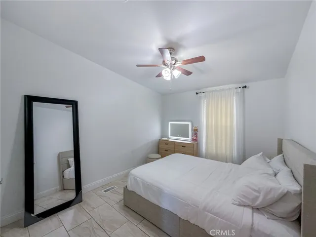 45465 E 25th Street 44, Lancaster, California 93535