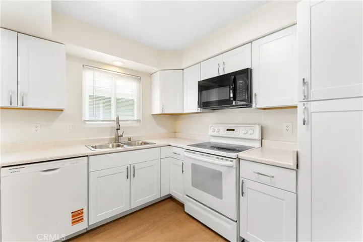 5932 Santa Barbara Avenue E B, Garden Grove, California 92845