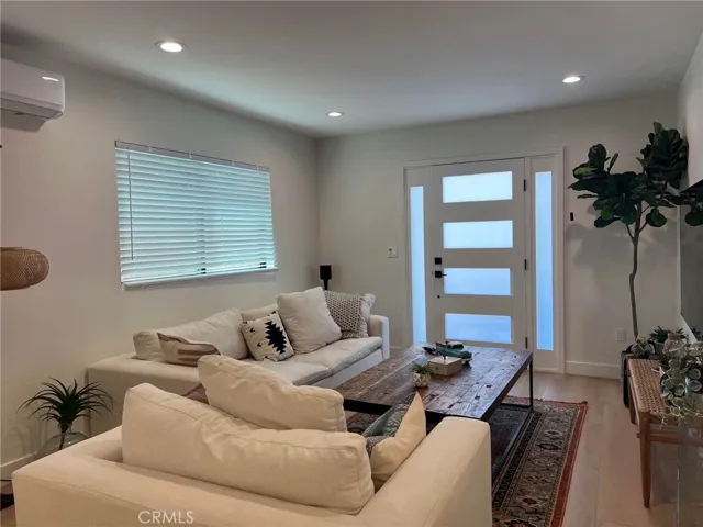 124 Lyndon Street, Hermosa Beach, California 90254
