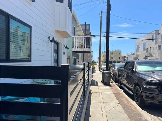 124 Lyndon Street, Hermosa Beach, California 90254