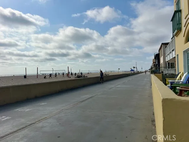 124 Lyndon Street, Hermosa Beach, California 90254