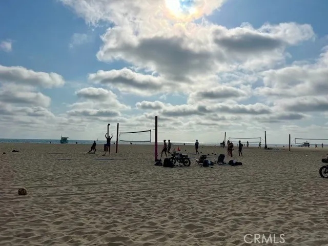 124 Lyndon Street, Hermosa Beach, California 90254