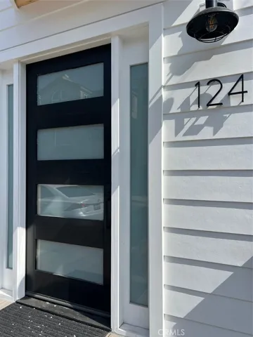 124 Lyndon Street, Hermosa Beach, California 90254