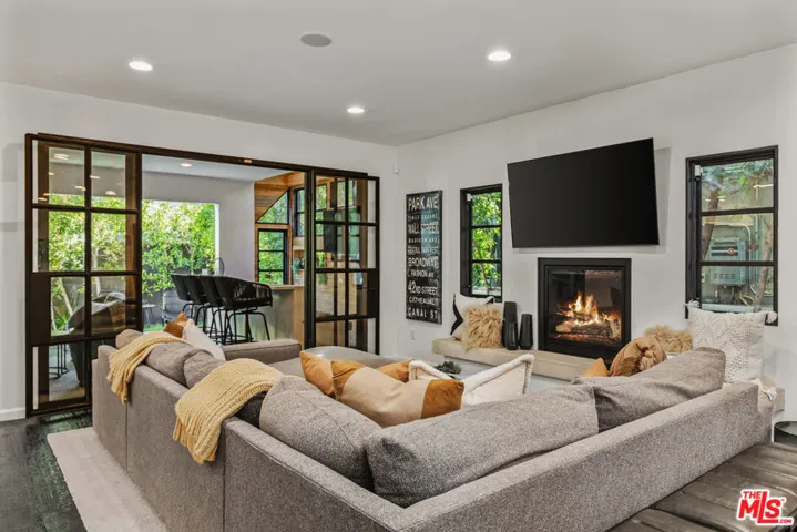 3159 Thatcher Avenue, Marina Del Rey, California 90292