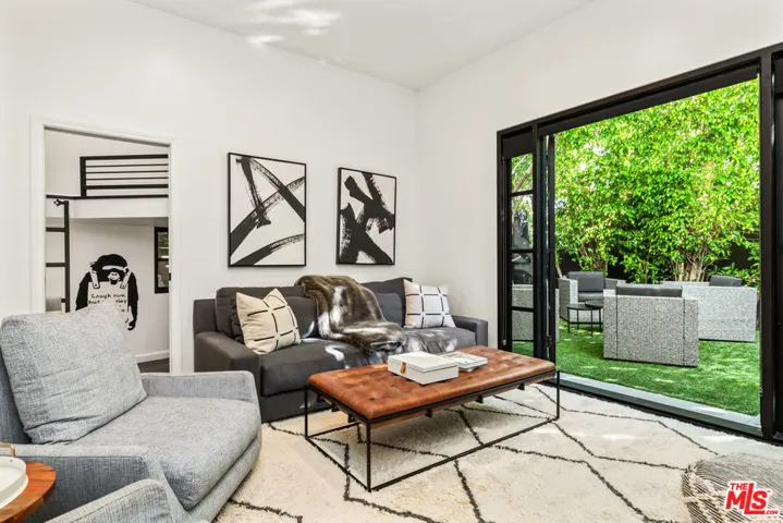 3159 Thatcher Avenue, Marina Del Rey, California 90292