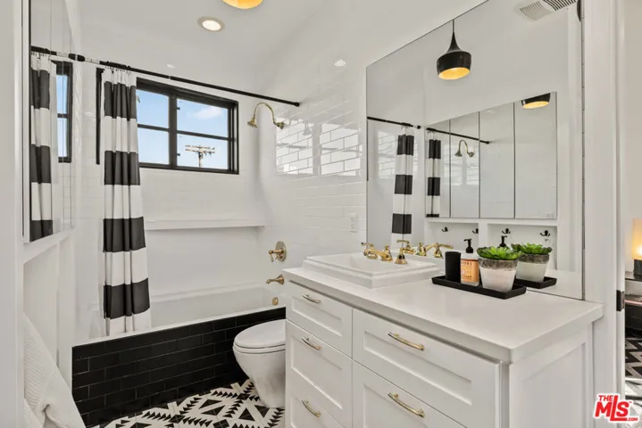 3159 Thatcher Avenue, Marina Del Rey, California 90292