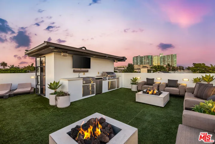 3159 Thatcher Avenue, Marina Del Rey, California 90292