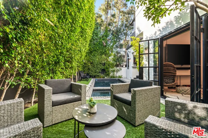 3159 Thatcher Avenue, Marina Del Rey, California 90292