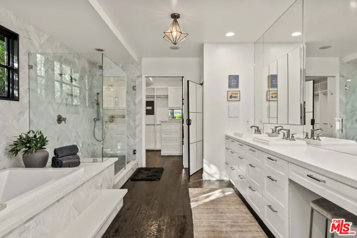 3159 Thatcher Avenue, Marina Del Rey, California 90292