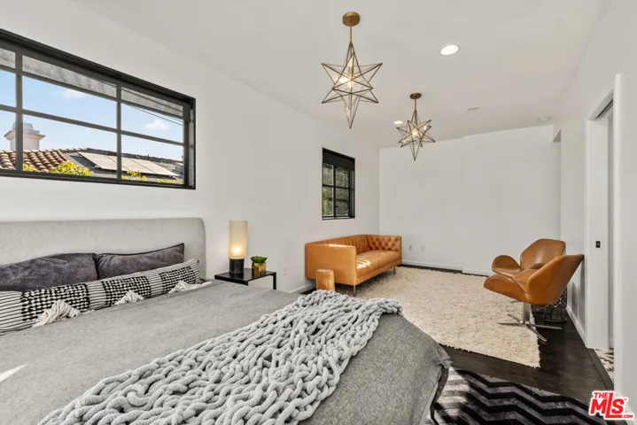 3159 Thatcher Avenue, Marina Del Rey, California 90292