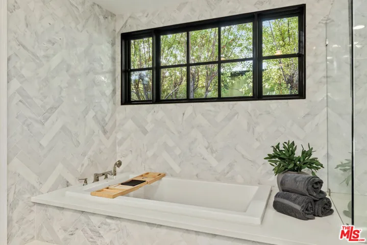 3159 Thatcher Avenue, Marina Del Rey, California 90292