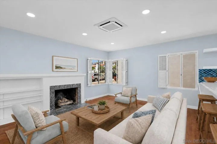 https://zimg.paragon.ice.com/ParagonImages/Property/PA/SDMLS/-530661/6/533/400/75ae8a7fcc5d2e41fb54ae18cb94fddd/3/39e4adb3836ce43118d484e185bb4e6a/-530661-fdf69973-d191-43df-a97c-e17c5b71e6e9.JPG