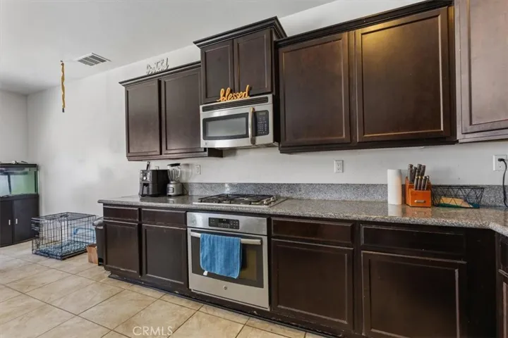 14239 Purple Canyon Rd, Adelanto, California 92301