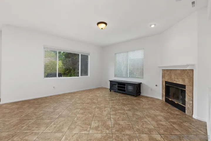 379 Edgewater Dr., San Marcos, California 92078
