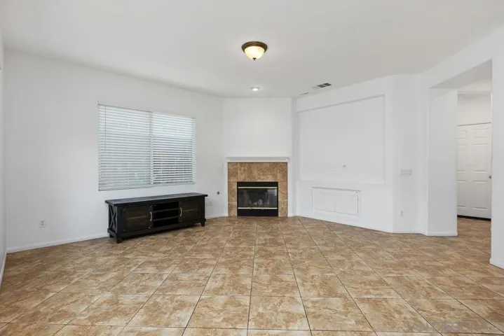 379 Edgewater Dr., San Marcos, California 92078